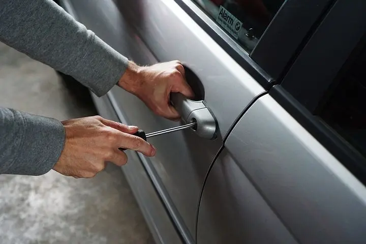 Broken-Car-Key-Extraction--in-House-Springs-Missouri-Broken-Car-Key-Extraction-3709330-image
